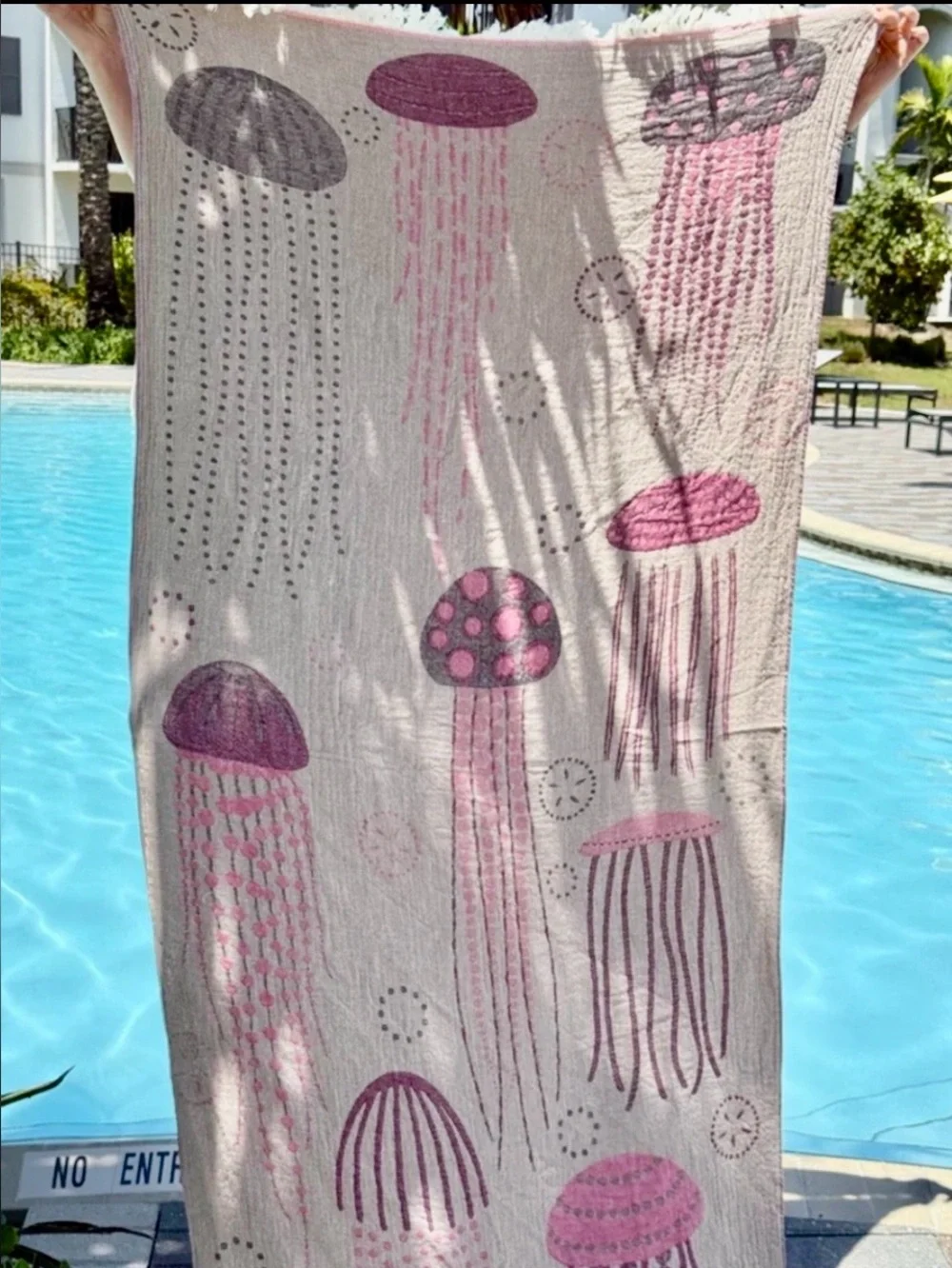 Pink Jellyfish Woven XL Beach Towel Throw Long New With Tags Gray Pink White NEW
